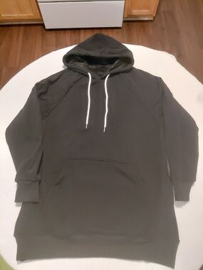 "The Warmy" Womens Hoodie Skirt. Black w Dog Mom Sleeve. Size L